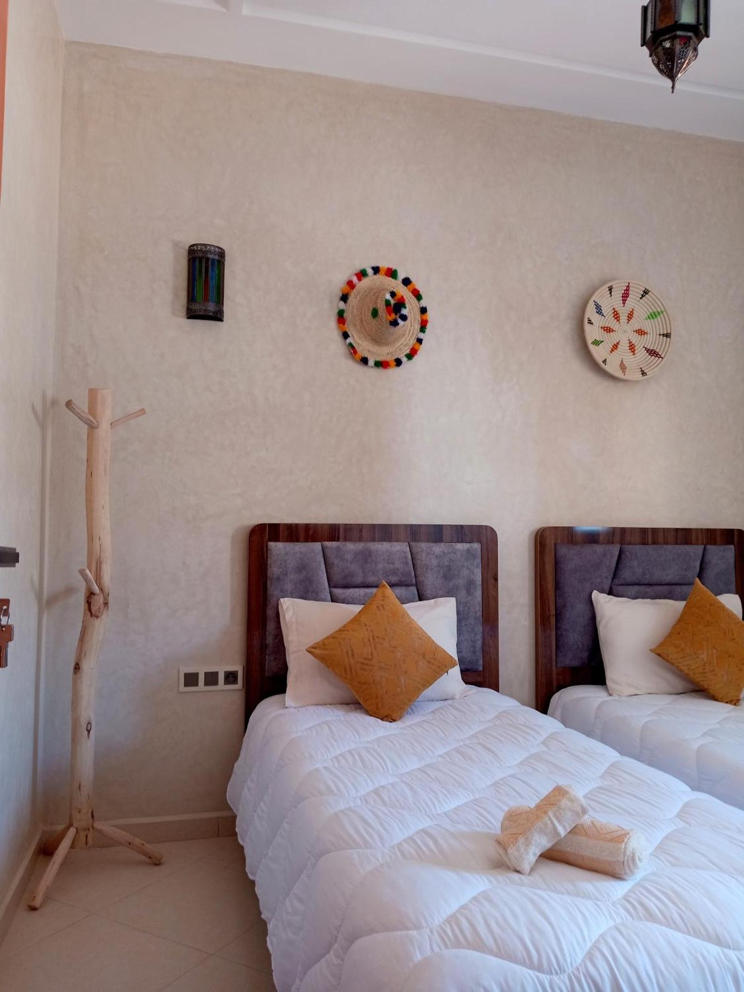Taghoba Surf House Hostel Tamraght Buitenkant foto