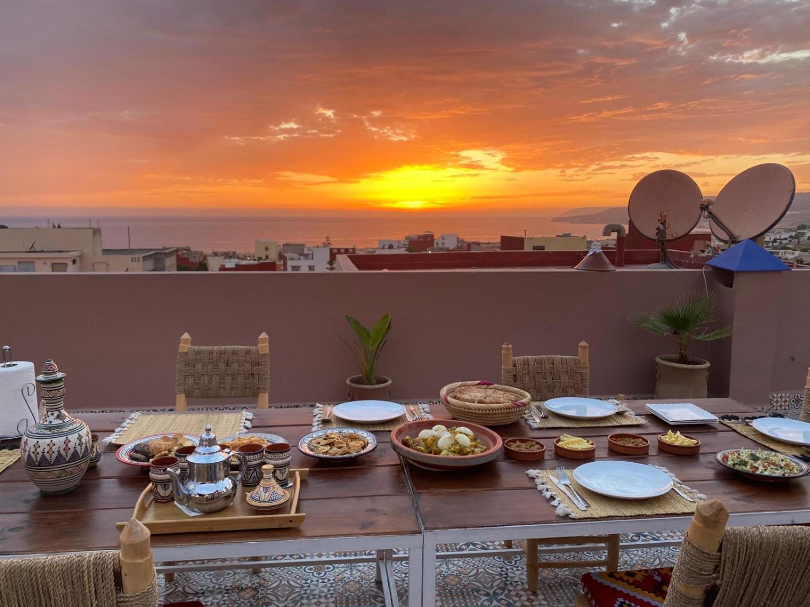 Taghoba Surf House Hostel Tamraght Buitenkant foto